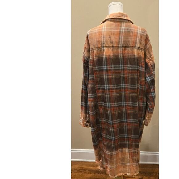 Oli & Hali Maxi Mineral Washed Bleach Plaid Cotton Shacket Medium - Picture 7 of 11